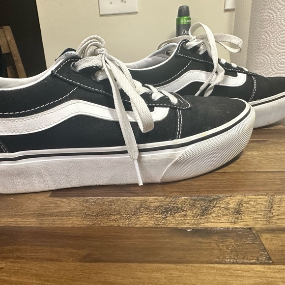 Vans - Picture 3 of 7